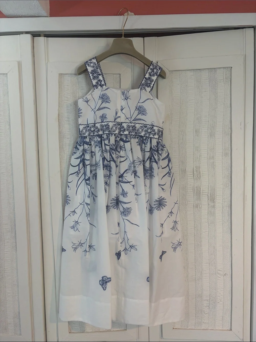 Elie Saab Girls Elegant White and blue floral Dress. NWT Size 6